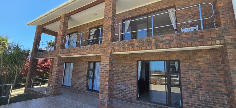 4 Bedroom Property for Sale in Marshstrand Eastern Cape